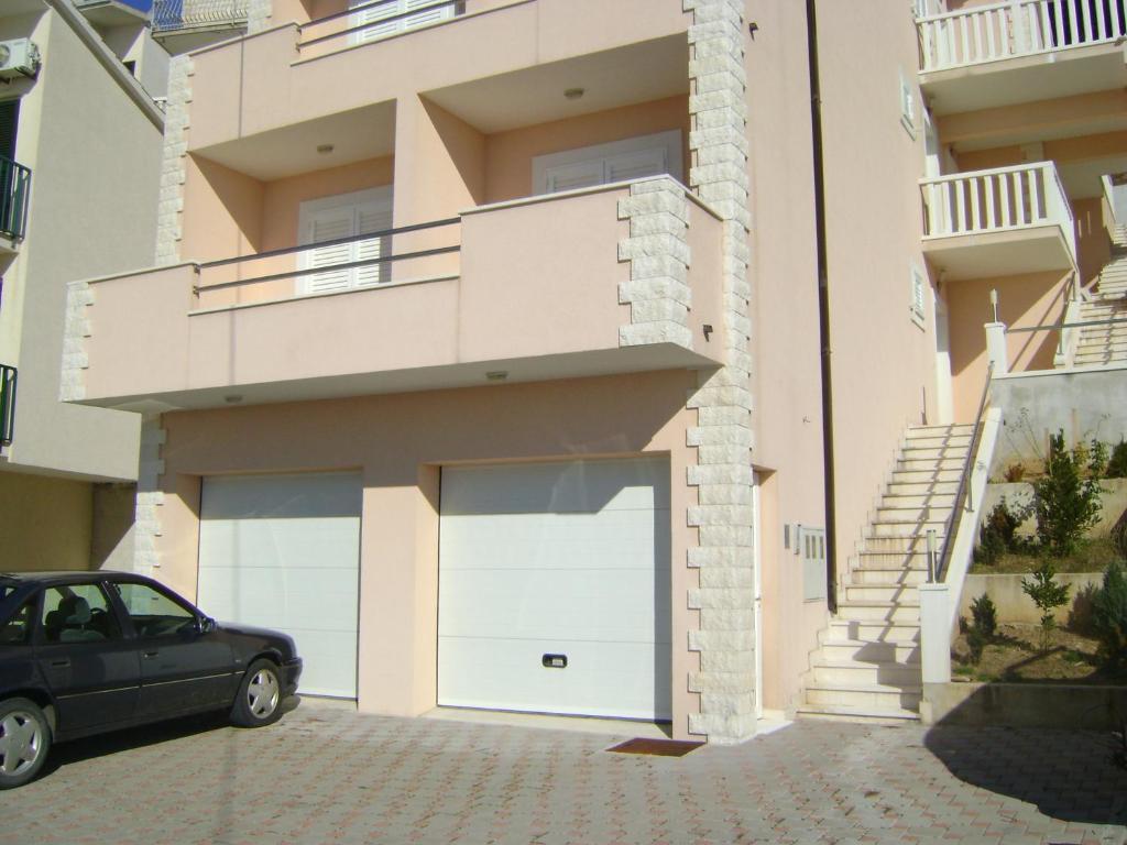 Apartments Maras Мимице Екстериор снимка
